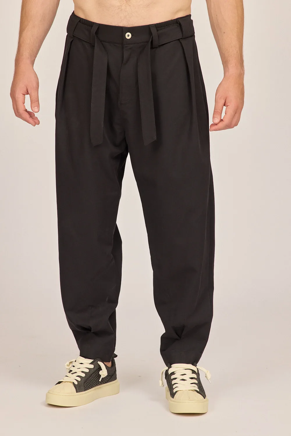P26019 TAILORED TIE-WAIST TROUSERS